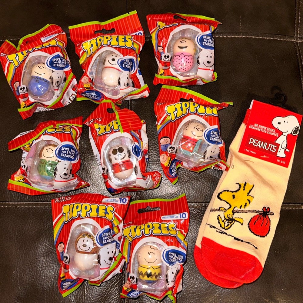 Peanuts tippies and one pair of socks